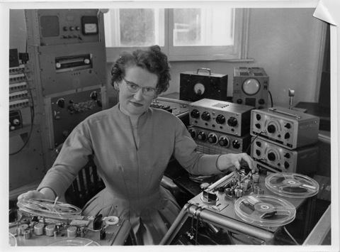 daphne oram